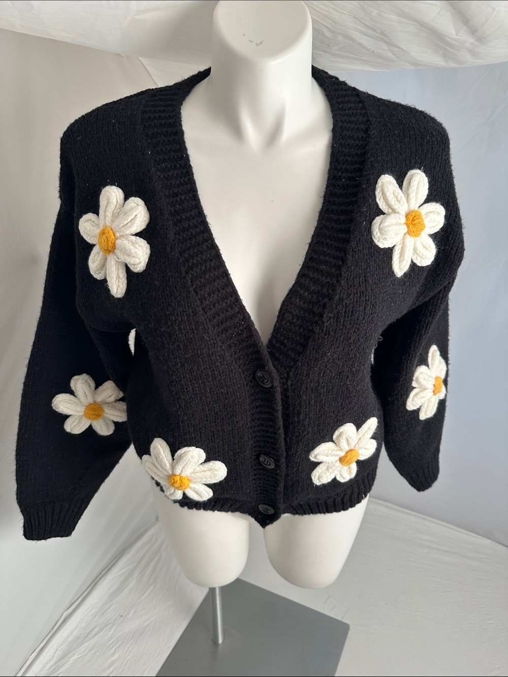Eye candy black and white daisy cardigan sweater OS